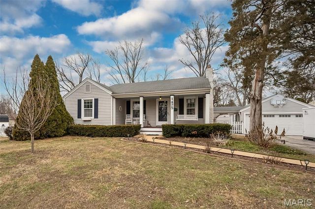 1475 Saint Catherine Street, Florissant, MO 63033