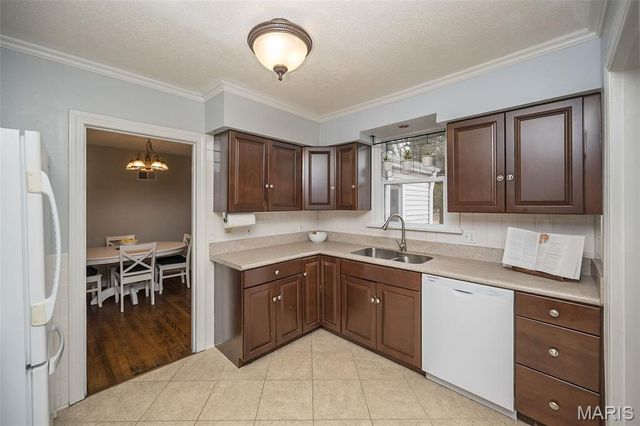 1475 Saint Catherine Street, Florissant, MO 63033