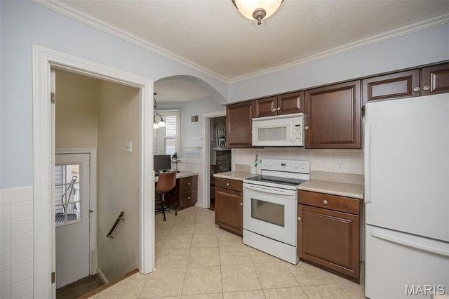 1475 Saint Catherine Street, Florissant, MO 63033