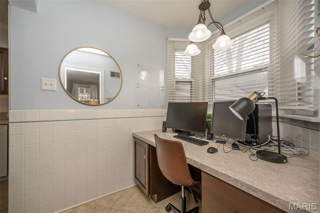 1475 Saint Catherine Street, Florissant, MO 63033