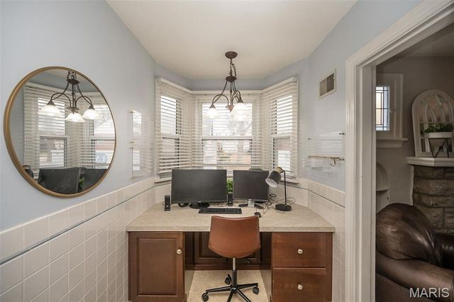 1475 Saint Catherine Street, Florissant, MO 63033