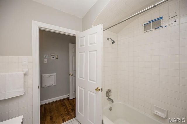 1475 Saint Catherine Street, Florissant, MO 63033