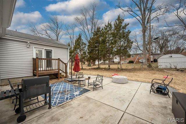 1475 Saint Catherine Street, Florissant, MO 63033