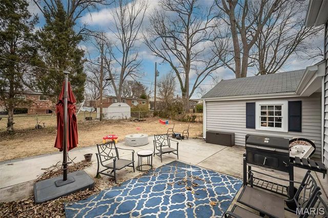 1475 Saint Catherine Street, Florissant, MO 63033