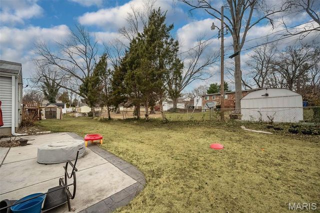 1475 Saint Catherine Street, Florissant, MO 63033