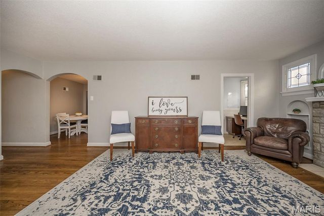 1475 Saint Catherine Street, Florissant, MO 63033