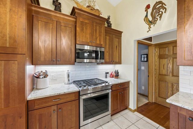 4335 Rose COURT, New Berlin, WI 53151