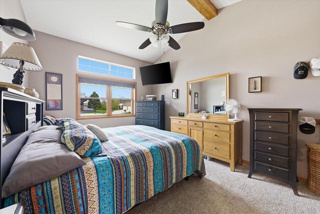 4335 Rose COURT, New Berlin, WI 53151