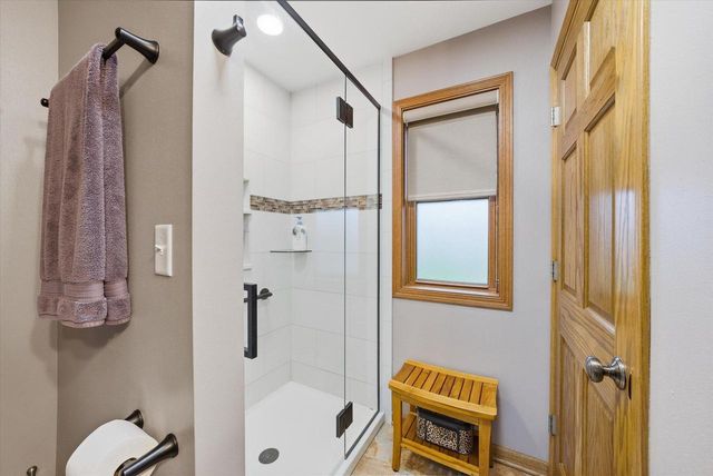 4335 Rose COURT, New Berlin, WI 53151