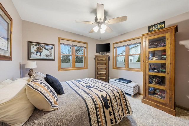 4335 Rose COURT, New Berlin, WI 53151