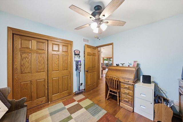 4335 Rose COURT, New Berlin, WI 53151