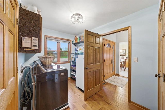 4335 Rose COURT, New Berlin, WI 53151
