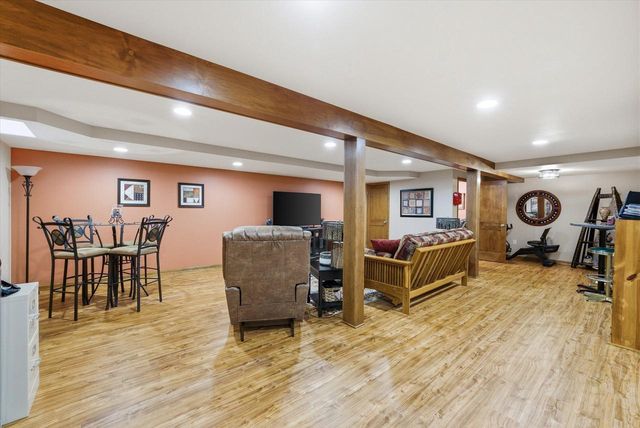 4335 Rose COURT, New Berlin, WI 53151
