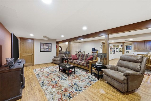 4335 Rose COURT, New Berlin, WI 53151