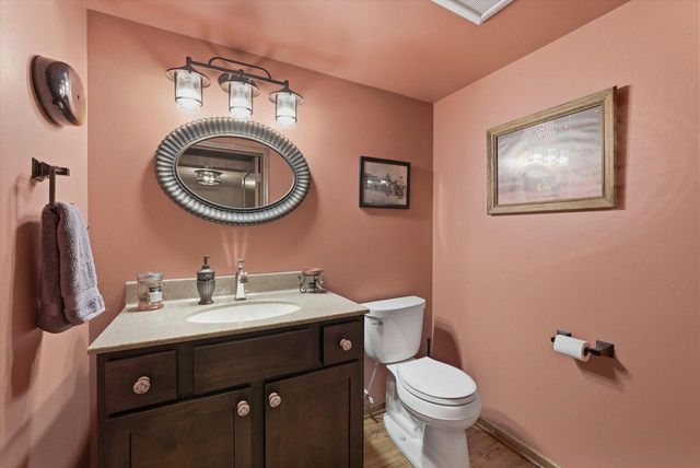 4335 Rose COURT, New Berlin, WI 53151