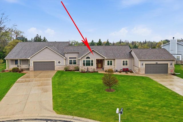 4335 Rose COURT, New Berlin, WI 53151