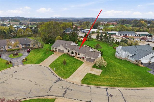 4335 Rose COURT, New Berlin, WI 53151