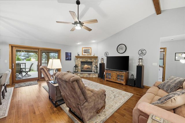 4335 Rose COURT, New Berlin, WI 53151