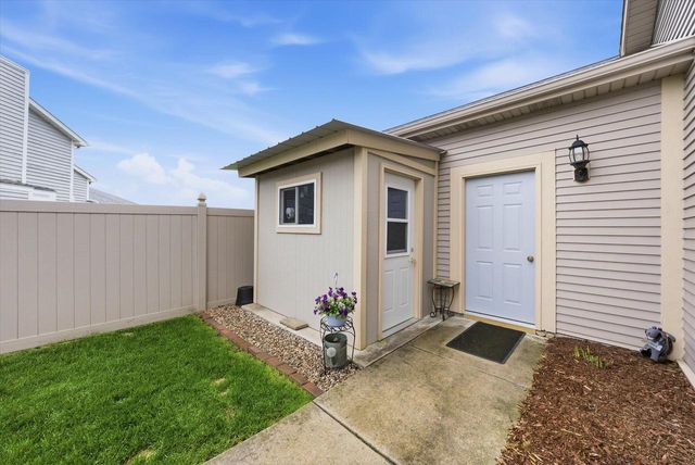 4335 Rose COURT, New Berlin, WI 53151