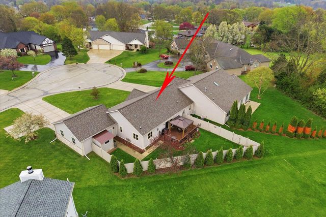 4335 Rose COURT, New Berlin, WI 53151