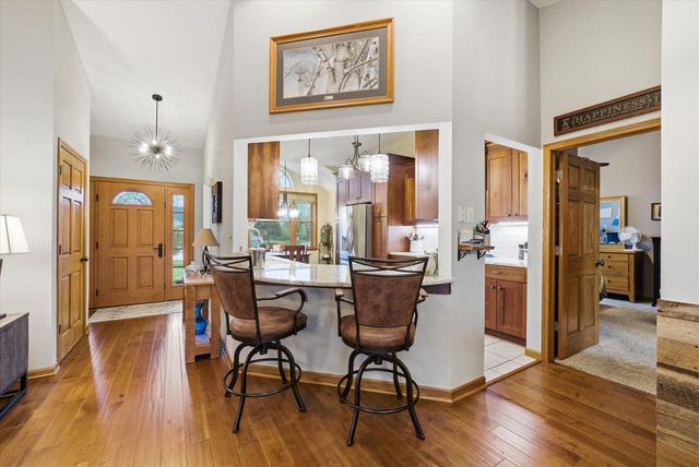 4335 Rose COURT, New Berlin, WI 53151