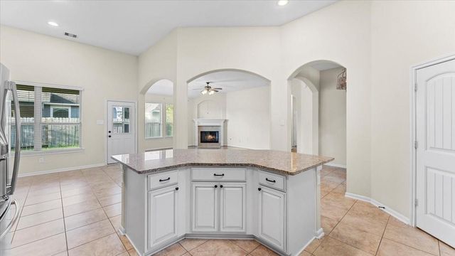 11303 Crestbrook Park Lane, Tomball, TX 77375