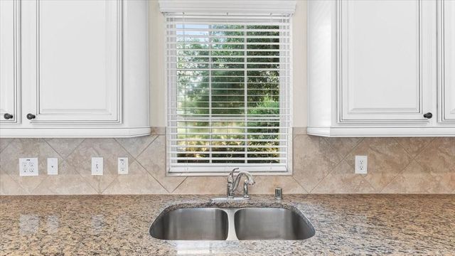 11303 Crestbrook Park Lane, Tomball, TX 77375