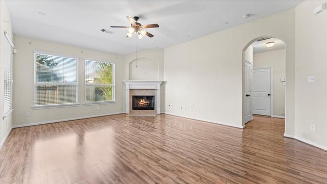 11303 Crestbrook Park Lane, Tomball, TX 77375