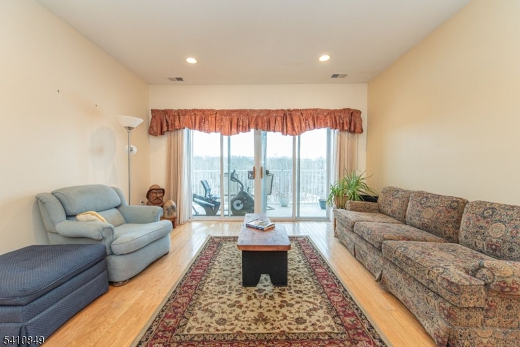 10323 Warrens Way 323, Wanaque Boro, NJ 07465 — photo 2
