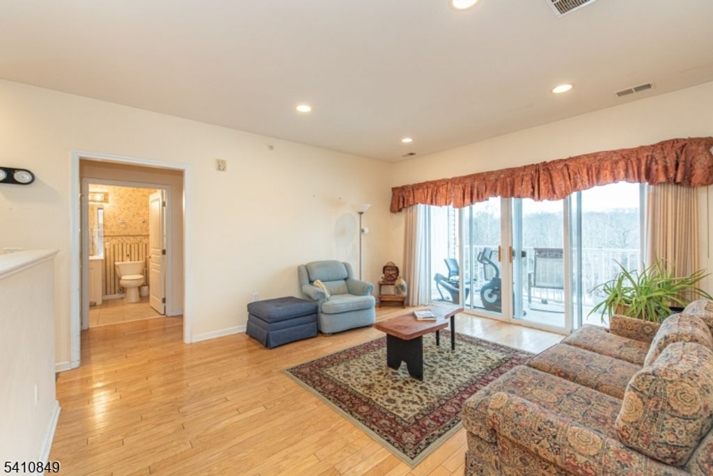 10323 Warrens Way 323, Wanaque Boro, NJ 07465 — photo 3