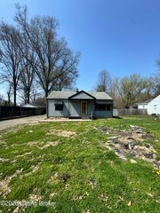 4708 Dover Rd, Louisville, KY 40216