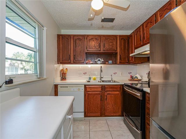 29 Vista Gardens Trail 203, Vero Beach, FL 32962