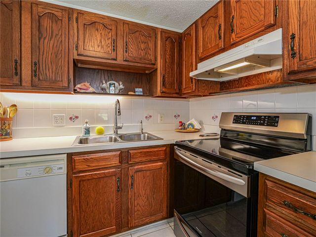 29 Vista Gardens Trail 203, Vero Beach, FL 32962