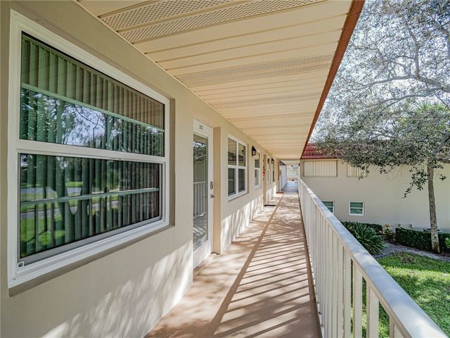29 Vista Gardens Trail 203, Vero Beach, FL 32962