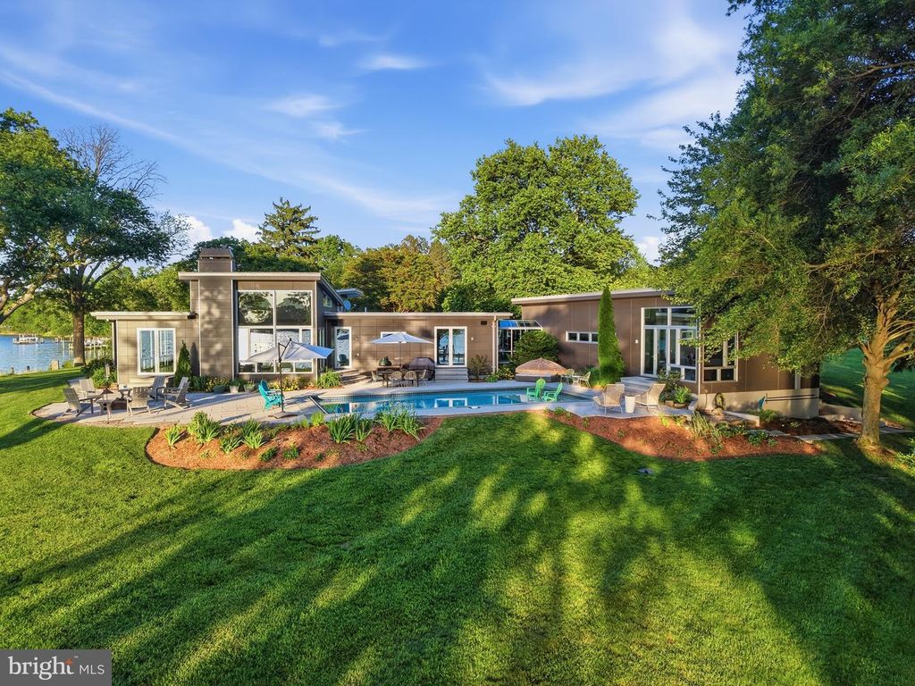 Image 2 of property listing at 2800 BENNETT POINT RD, Queenstown, MD 21658