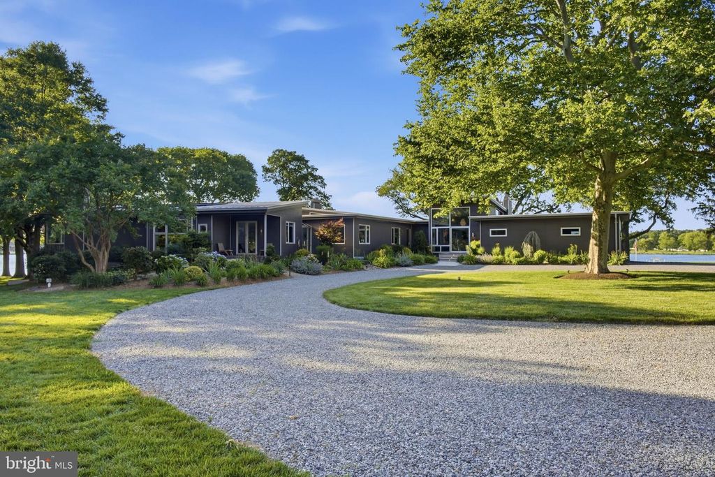 Image 3 of property listing at 2800 BENNETT POINT RD, Queenstown, MD 21658
