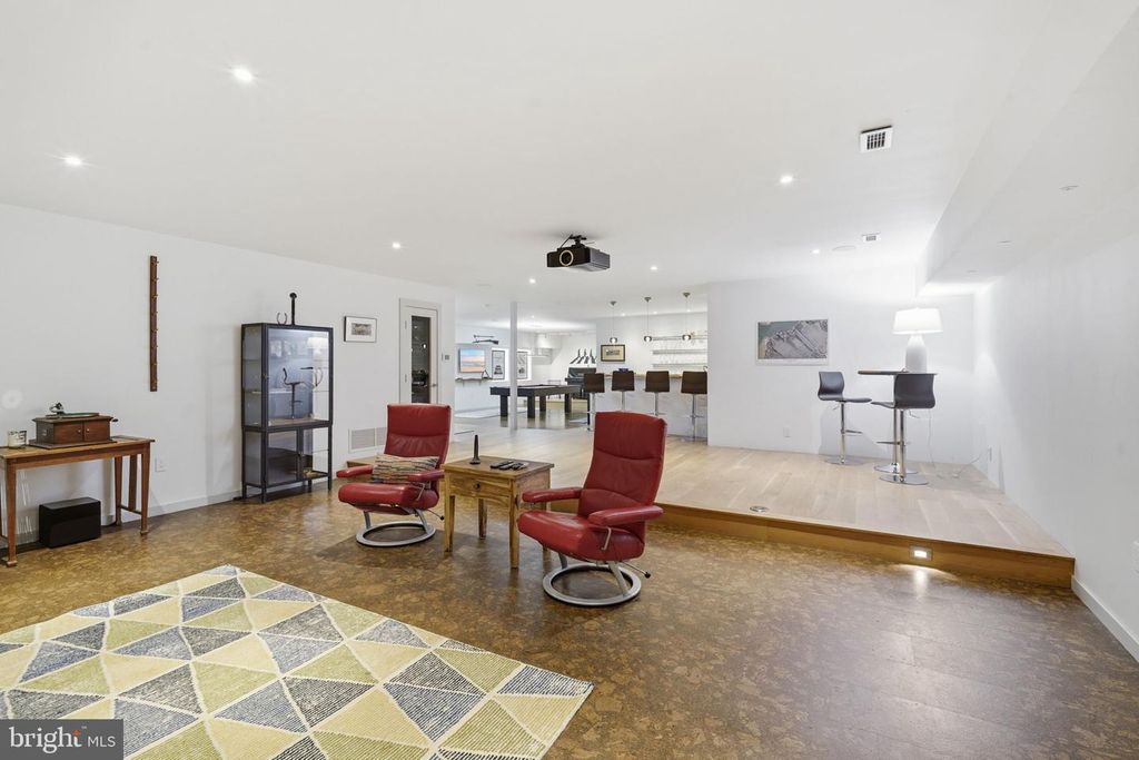 Image 33 of property listing at 2800 BENNETT POINT RD, Queenstown, MD 21658