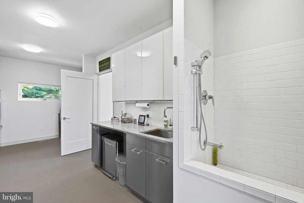 Image 38 of property listing at 2800 BENNETT POINT RD, Queenstown, MD 21658