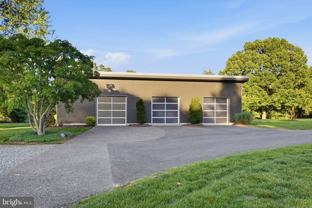 Image 39 of property listing at 2800 BENNETT POINT RD, Queenstown, MD 21658