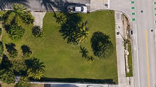 300 CHURCHILL Road, West Palm Beach, FL 33405