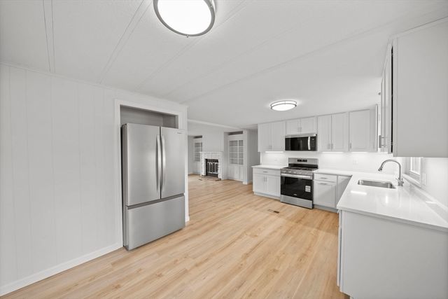 40 Victorian Way, West Bridgewater, MA 02379