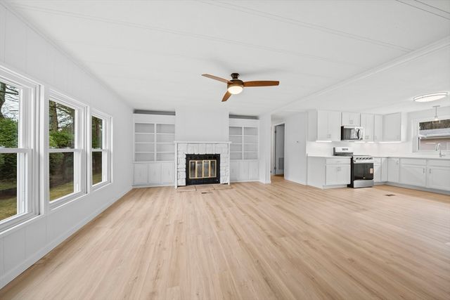 40 Victorian Way, West Bridgewater, MA 02379