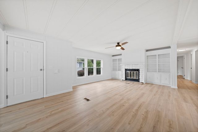 40 Victorian Way, West Bridgewater, MA 02379