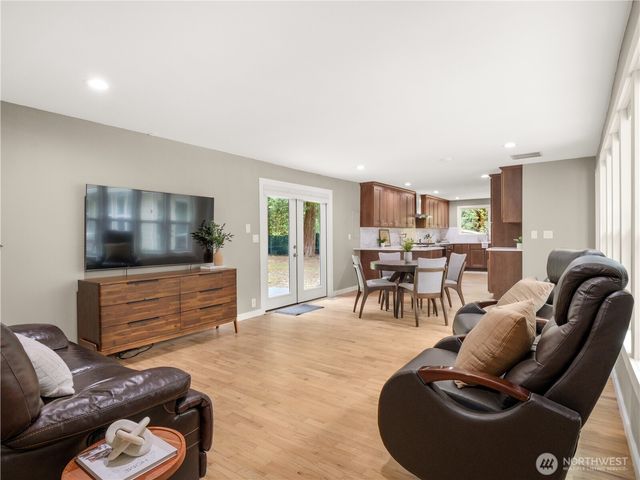 15245 260th Avenue SE, Issaquah, WA 98027