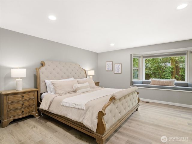 15245 260th Avenue SE, Issaquah, WA 98027