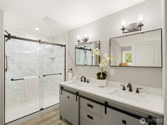 15245 260th Avenue SE, Issaquah, WA 98027