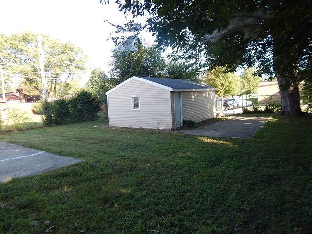 810 W 15th Street, Sterling, IL 61081