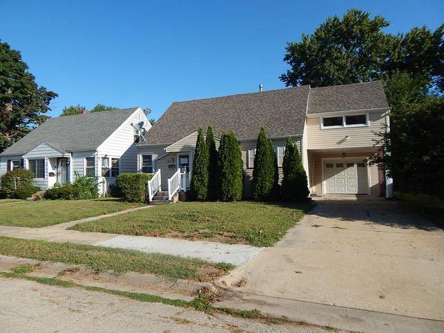 810 W 15th Street, Sterling, IL 61081