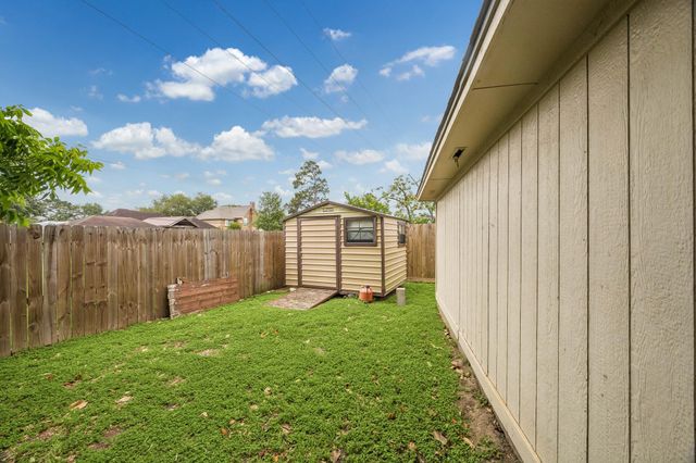 2317 Champion Drive, Pearland, TX 77581
