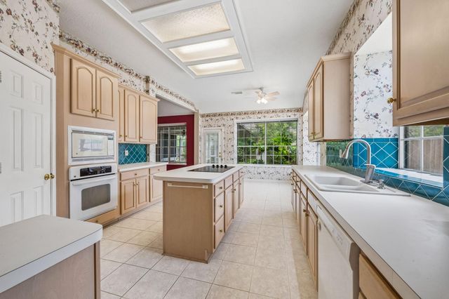 2317 Champion Drive, Pearland, TX 77581